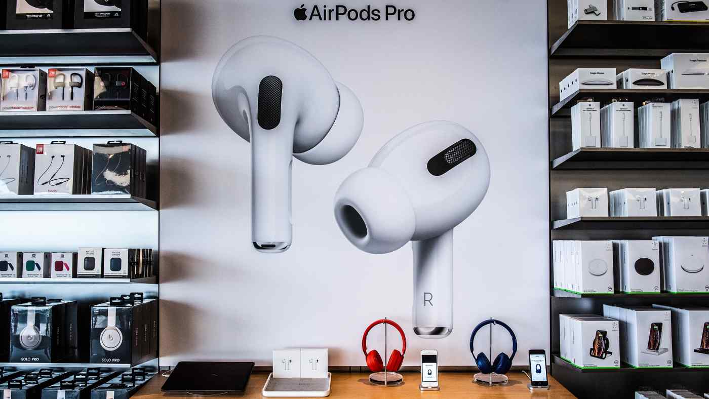 AirPods có tốc độ tăng trưởng nhanh chóng khi nhu cầu về iPhone chậm lại trong vài năm qua. © AP