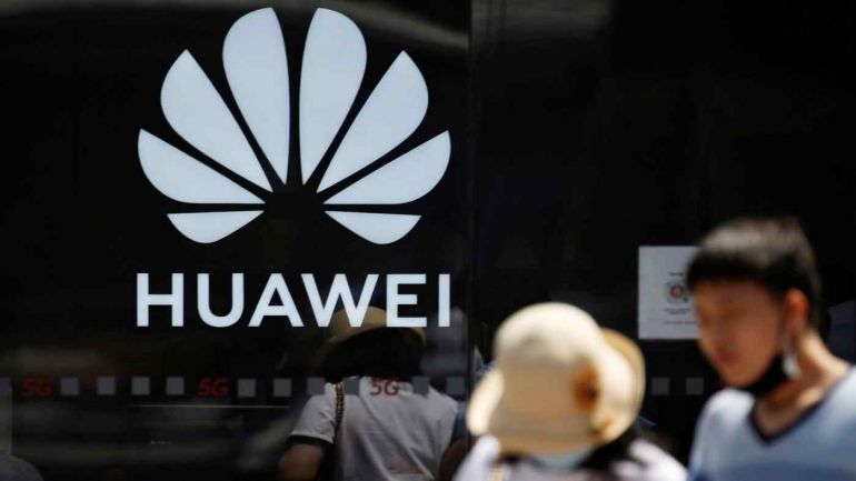 Mảng kinh doanh điện thoại bị ảnh hưởng bởi các lệnh trừng phạt khiến doanh số bán hàng hàng quý của Huawei sụt giảm