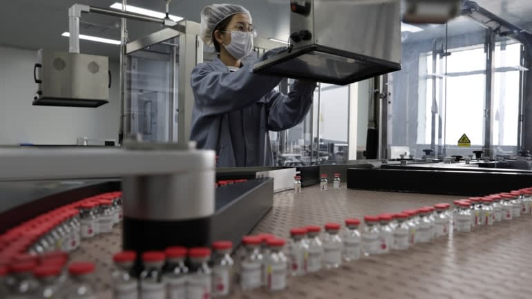 Trung Quốc tăng mạnh trợ cấp cho các nhà sản xuất thuốc, bao gồm cả những người liên quan đến sản xuất vắc-xin. © Reuters