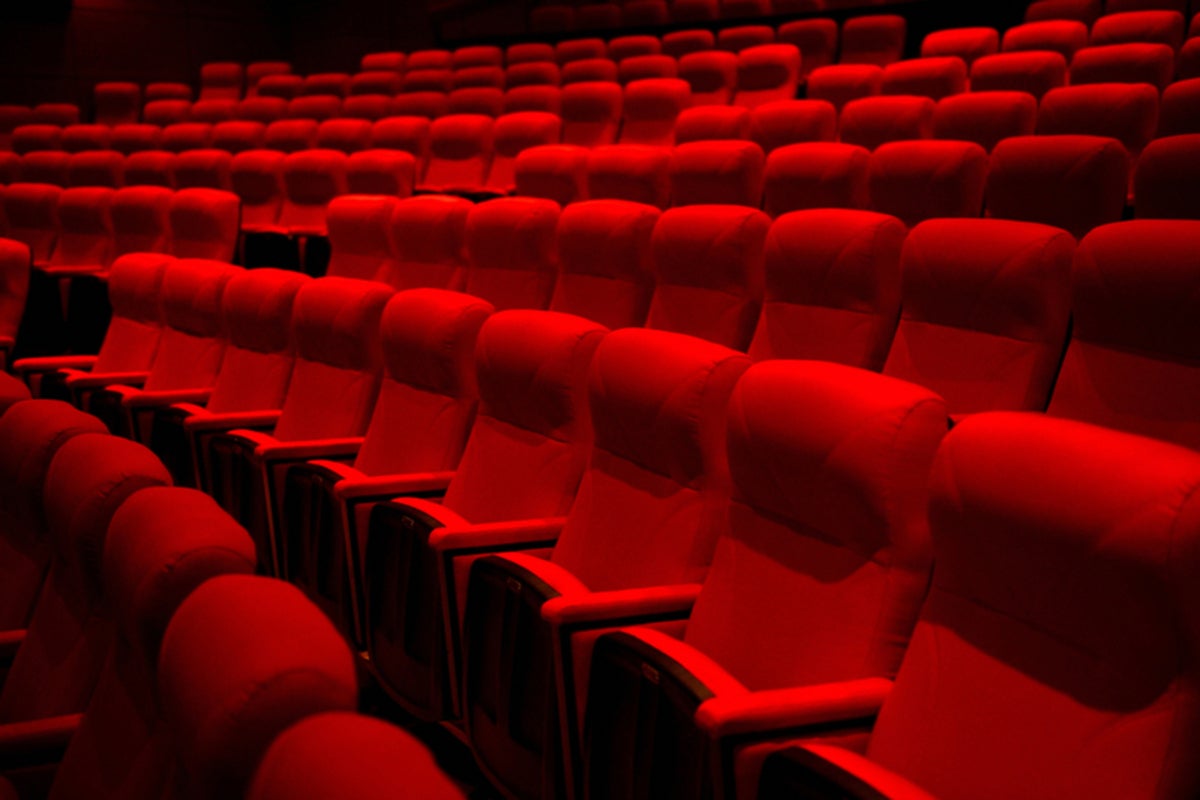 Những hàng ghế trống tại các rạp trong thời kì đại dịch