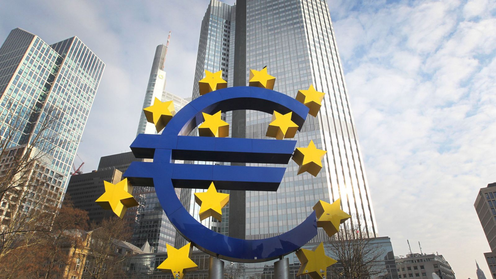 27 nước thành viên EU đồng thuận cùng vay một gói nợ chung quy mô hơn 900 tỷ USD.