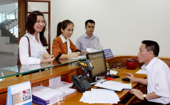 Cán bộ thuế tỉnh Phú Thọ hướng dẫn HKD nột thuế