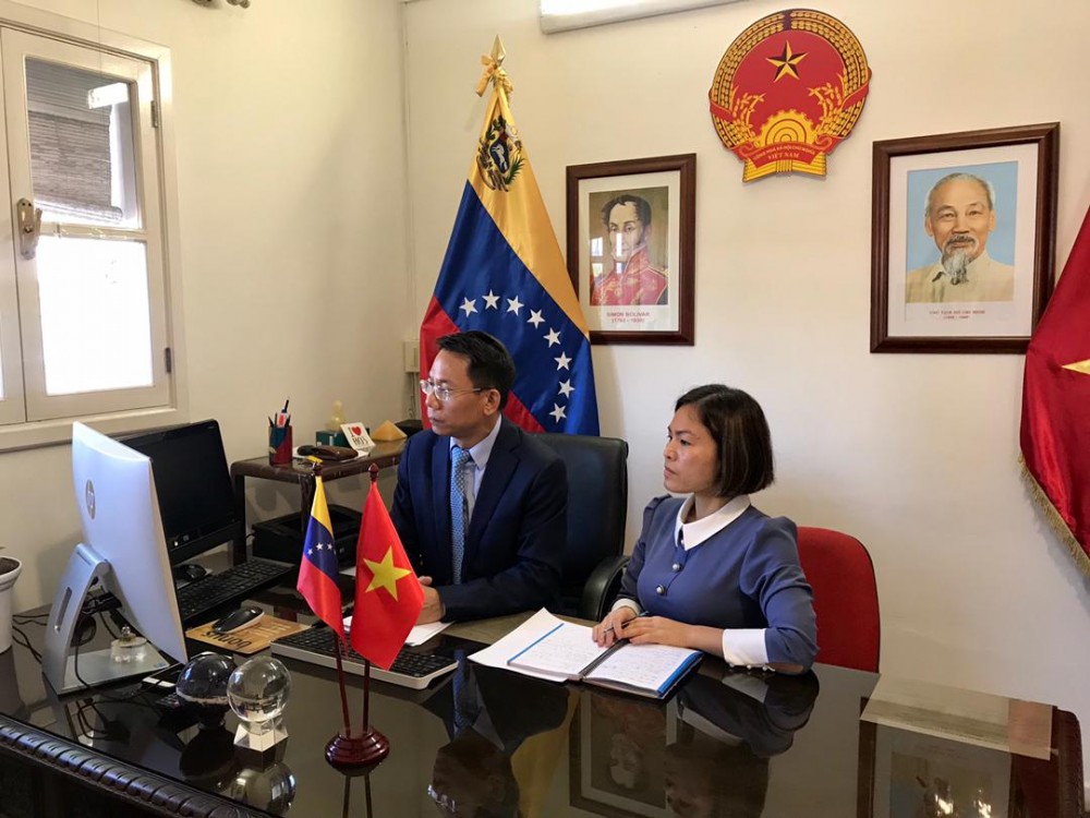 Đại sứ Việt Nam tại Venezuela Lê Viết Duyên phát biểu tại Hội thảo thúc đẩy các hoạt động xúc tiến thương mại Việt Nam-Venezuela.