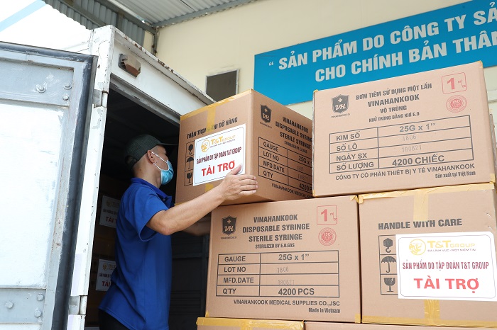 Tập đoàn T&T Group “tiếp sức” cho TP Hồ Chí Minh 500.000 bộ bơm tiêm nhằm hỗ trợ địa phương trong đợt tiêm chủng vắc-xin COVID-19 lớn nhất từ trước đến nay.
