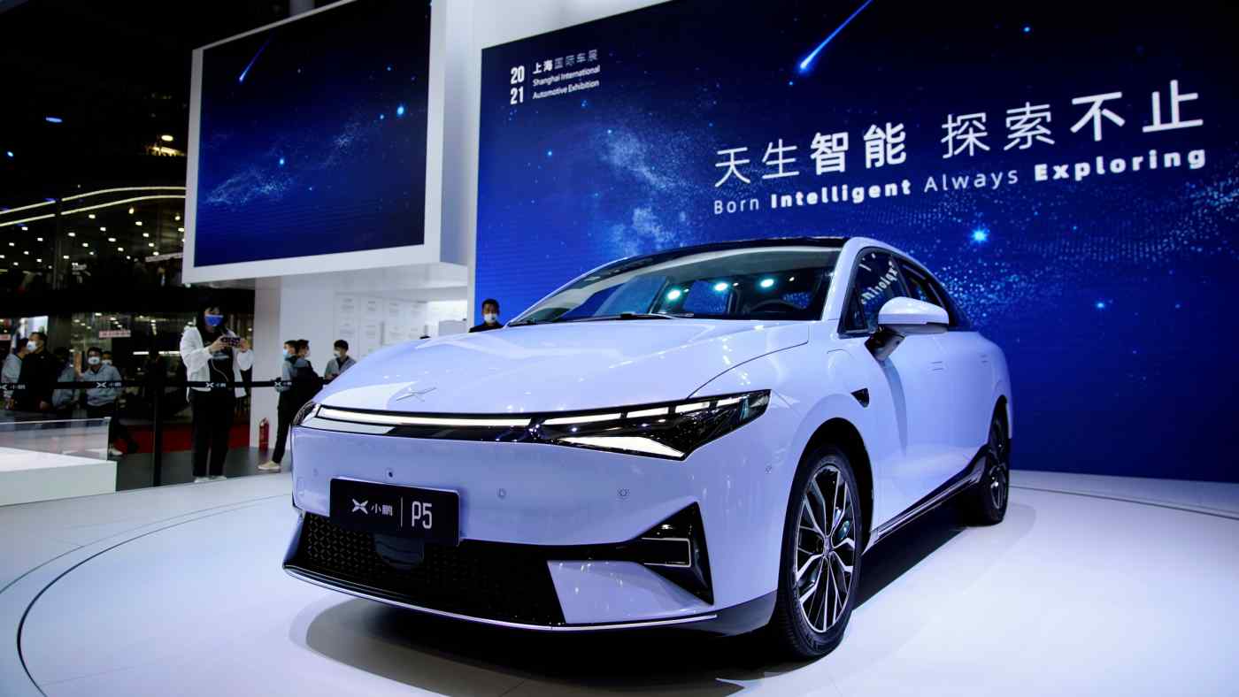 Một chiếc xe điện Xpeng P5 tại triển lãm Auto Thượng Hải vào ngày 19 tháng 4. Công ty Trung Quốc, có cổ phiếu được giao dịch tại New York, cũng đang chuẩn bị niêm yết tại Hồng Kông. © Reuters