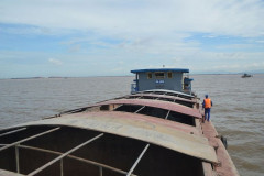 Bộ Tư lệnh Vùng Cảnh sát biển 1 tạm giữ 400 tấn than cám không rõ nguồn gốc