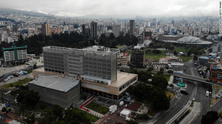 Nhìn từ trên không của Asamblea Nacional ở Quito, Ecuador.