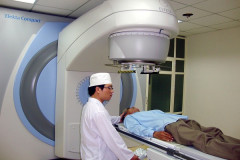 Bài II: Bệnh nhân ung thư ở Thanh Hóa mòn mỏi chờ sửa máy xạ trị: Chiếc máy xạ trị không có tội