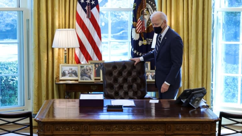 Biden đến Nhà Trắng để xem xét lại các khung chính sách nghe có vẻ cứng rắn nhưng vô vọng về mặt pháp lý đang nằm trên bàn làm việc của mình