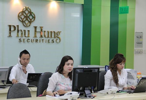 Chứng khoán Phú Hưng huy động 500 tỷ đồng từ cổ phiếu riêng lẻ