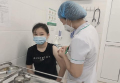 Nghệ An: Bệnh viện Đa khoa TP. Vinh hoàn tất tiêm mũi 2 vắc-xin phòng Covid-19 cho đôi ngũ phóng viên
