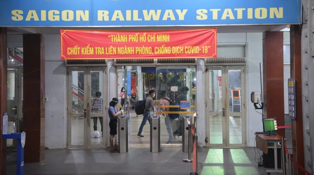 Công ty Cổ phần vận tải đường sắt Sài Gòn sẽ hỗ trợ việc trả vé và lưu vé cho khách hàng