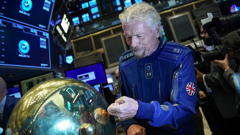 Sir Richard Branson rung chuông khai mạc NYSE để chào mừng Virgin Galactic ra mắt công chúng. NHỮNG HÌNH ẢNH ĐẸP