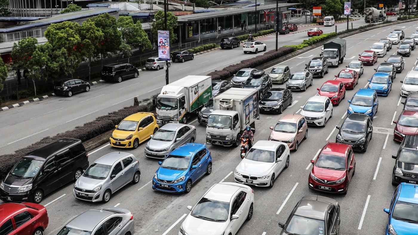Giao thông ở Kuala Lumpur. iCar Asia vận hành một nền tảng nội dung và danh sách ô tô trên khắp Malaysia, Thái Lan, Indonesia và Singapore, cũng là những thị trường mà Carsome cung cấp các giải pháp đầu cuối cho người mua và đại lý ô tô, từ kiểm tra xe đến chuyển quyền sở hữu và cấp vốn cho ô tô. © Reuters