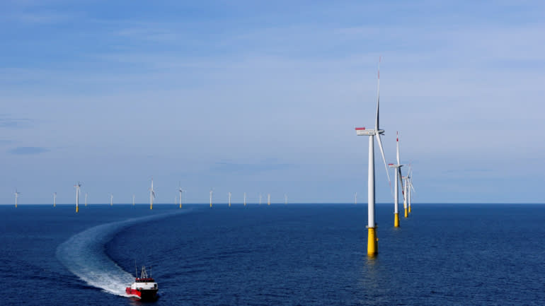 Một trang trại gió ngoài khơi Đan Mạch: Lượng khí thải liên quan đến năng lượng đã giảm theo hệ thống thương mại carbon của EU. © Reuters