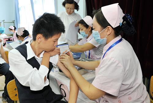 Trung Quốc tiêm chủng trên diện rộng