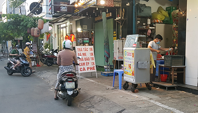 Người dân Đà Nẵng hạn chế ra đường kể từ 12 giờ trưa 22/7/2021.