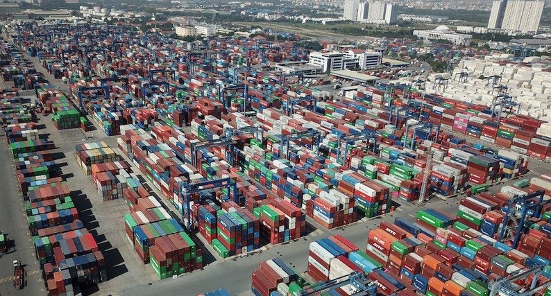 Container hàng hoá tồn bãi tại Tân Cảng- Cát Lái