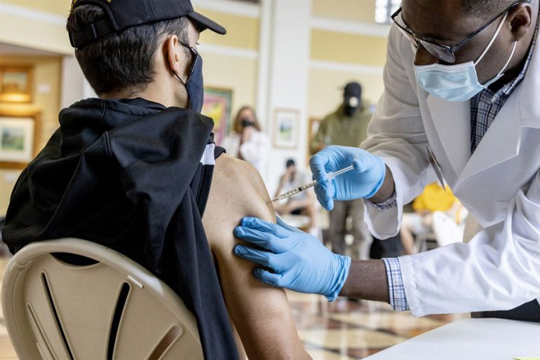 Nhiệm vụ tiêm vắc xin cho người lao động tại Mỹ chỉ mới bắt đầu