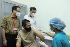 Tiêm thử nghiệm vaccine ARCT-154  của Việt Nam
