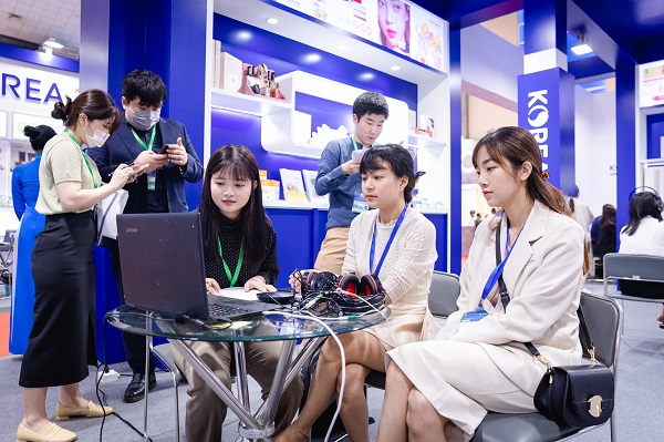 Đã có 50 sự kiện giao thương trực tuyến (1:1) cho hơn 1.200 doanh nghiệp cung cấp Hàn Quốc với gần 1.000 doanh nghiệp mua hàng Việt Nam được hoàn thành trong năm 2020