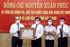 Trao Huân chương Lao động hạng Ba cho tỉnh Bắc Giang vì thành tích xuất sắc trong phòng, chống dịch