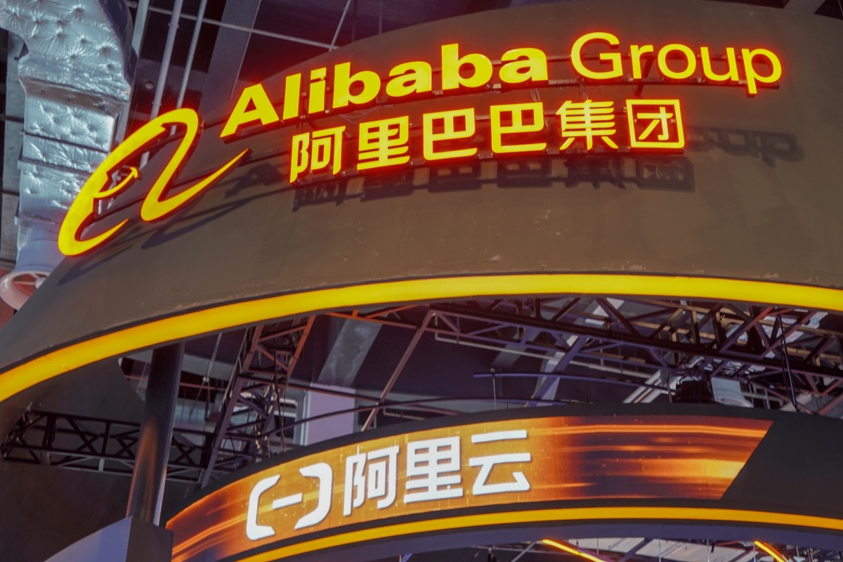 SAMR đã điều tra Alibaba về những vấn đề như vậy vào đầu năm nay, cuối cùng đã giáng một đòn pháp lý cho công ty này với mức phạt kỷ lục 2,8 tỷ USD.