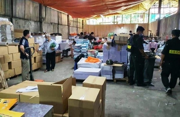 Một cơ sở in sách giả trong đường dây in lậu hàng triệu cuốn sách giáo khoa giả bị lực lượng chức năng phát hiện tại địa bàn TP. Hà Nội