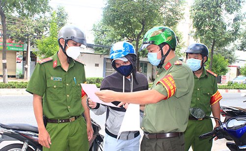 Mới đây,  UBND tỉnh Đồng Nai đã hỗ trợ đưa 600 công dân Đắk Lắk và Phú Yên về quê tránh dịch