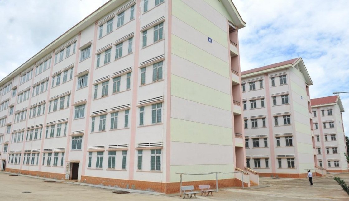 Bệnh viện Dã chiến số 1 của tỉnh được trưng dụng từ Ký túc xá Trường Cao đẳng Sư phạm Đắk Lắk.