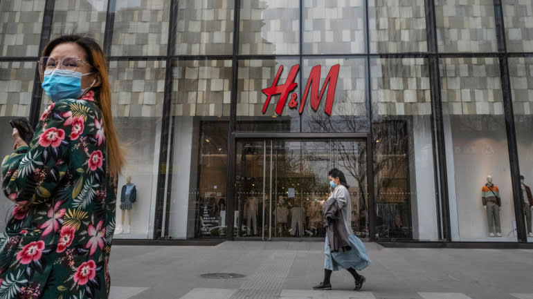 H&M là một trong những nhà bán lẻ nước ngoài phải đối mặt với làn sóng tẩy chay rộng rãi ở Trung Quốc sau khi lên tiếng phản đối cáo buộc lao động cưỡng bức ở Tân Cương. © Hình ảnh Getty
