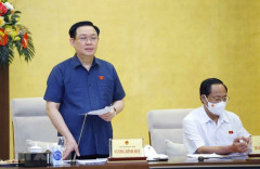 Chủ tịch Quốc hội Vương Đình Huệ nghe báo cáo việc chuẩn bị giám sát trong năm 2022