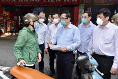 Thủ tướng Phạm Minh Chính kiểm tra công tác phòng chống dịch tại Hà Nội