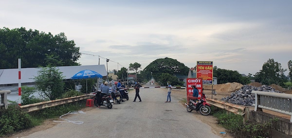 Lập chốt kiểm dịch tất cả các đường ngang lối mở vào thị xã Nghi Sơn