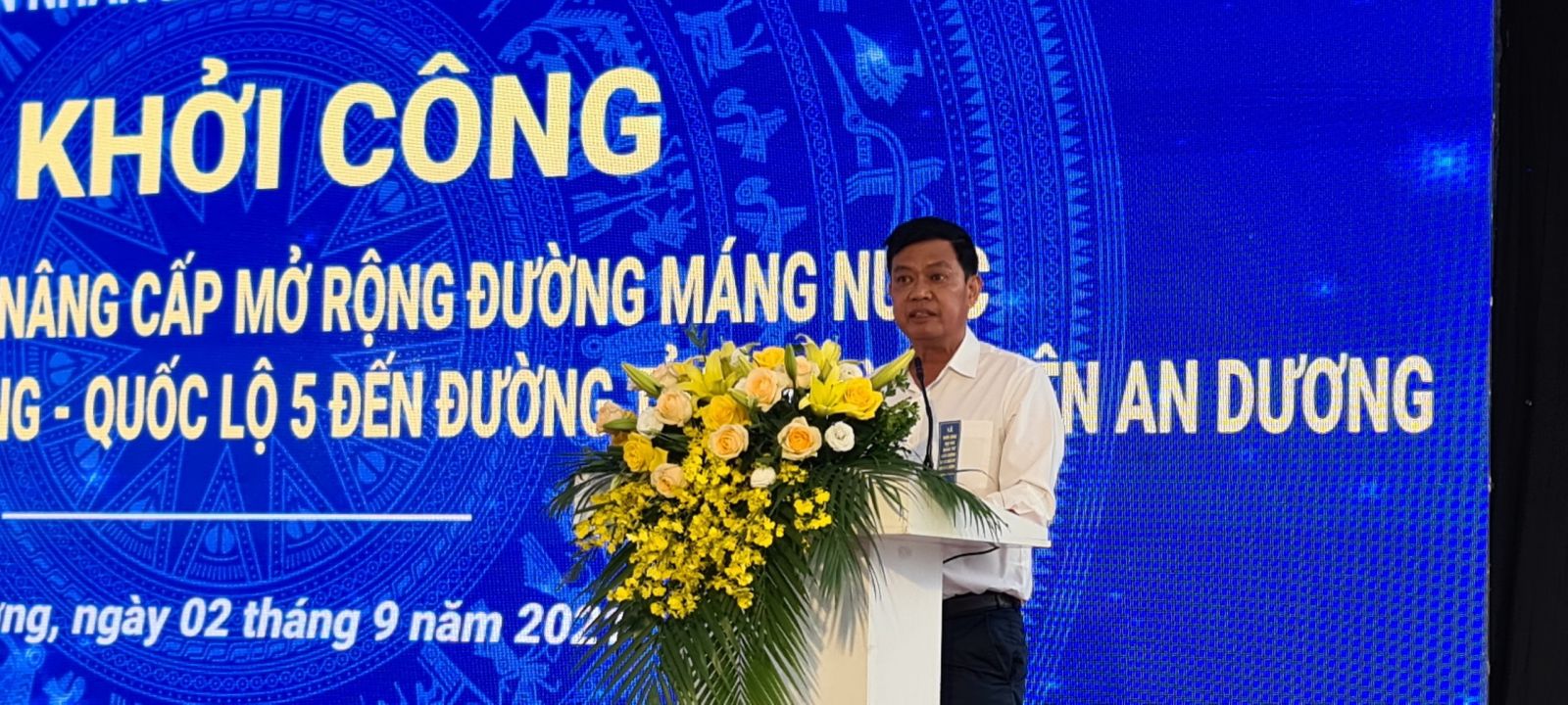 Đại diện liên danh nhà thầu ông Lê Văn Tiến CT HĐQT cty CP Tập đoàn Việt Pháp.