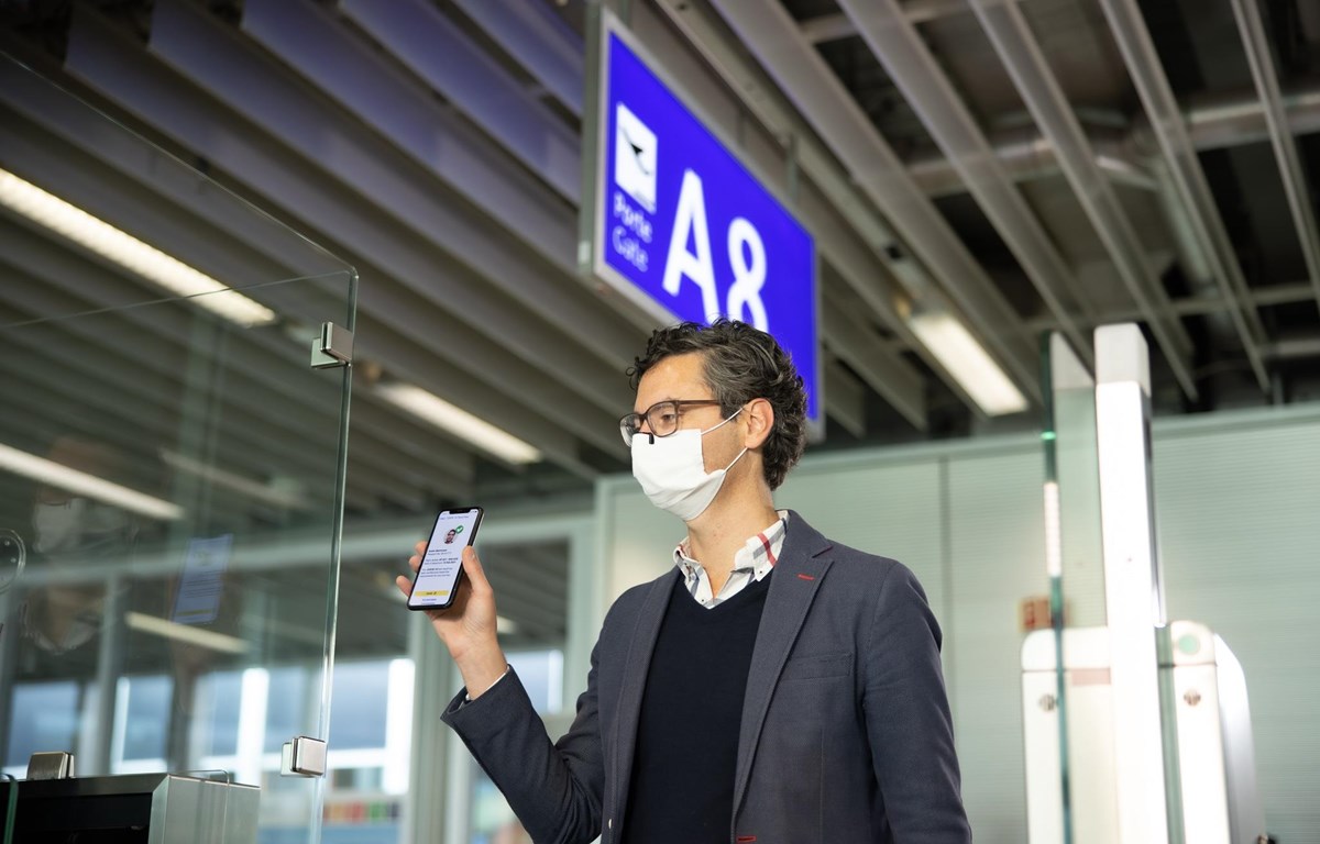 Vietnam Airlines sẽ chính thức triển khai thử nghiệm ứng dụng hộ chiếu sức khoẻ điện tử IATA Travel Pass. (Ảnh: CTV/Vietnam+)