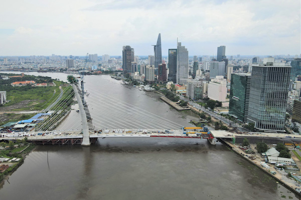 Cầu Thủ Thiêm 2 chính thức hợp long cầu chính trong sáng 2/9.