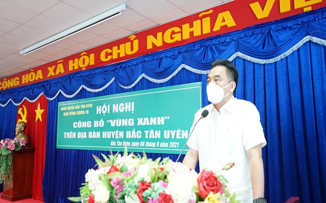 Đồng chí Nguyễn Lộc Hà, Uỷ viên Thường vụ Tỉnh ủy, Phó Chủ tịch UBND Tỉnh phát biểu tại Hội nghị
