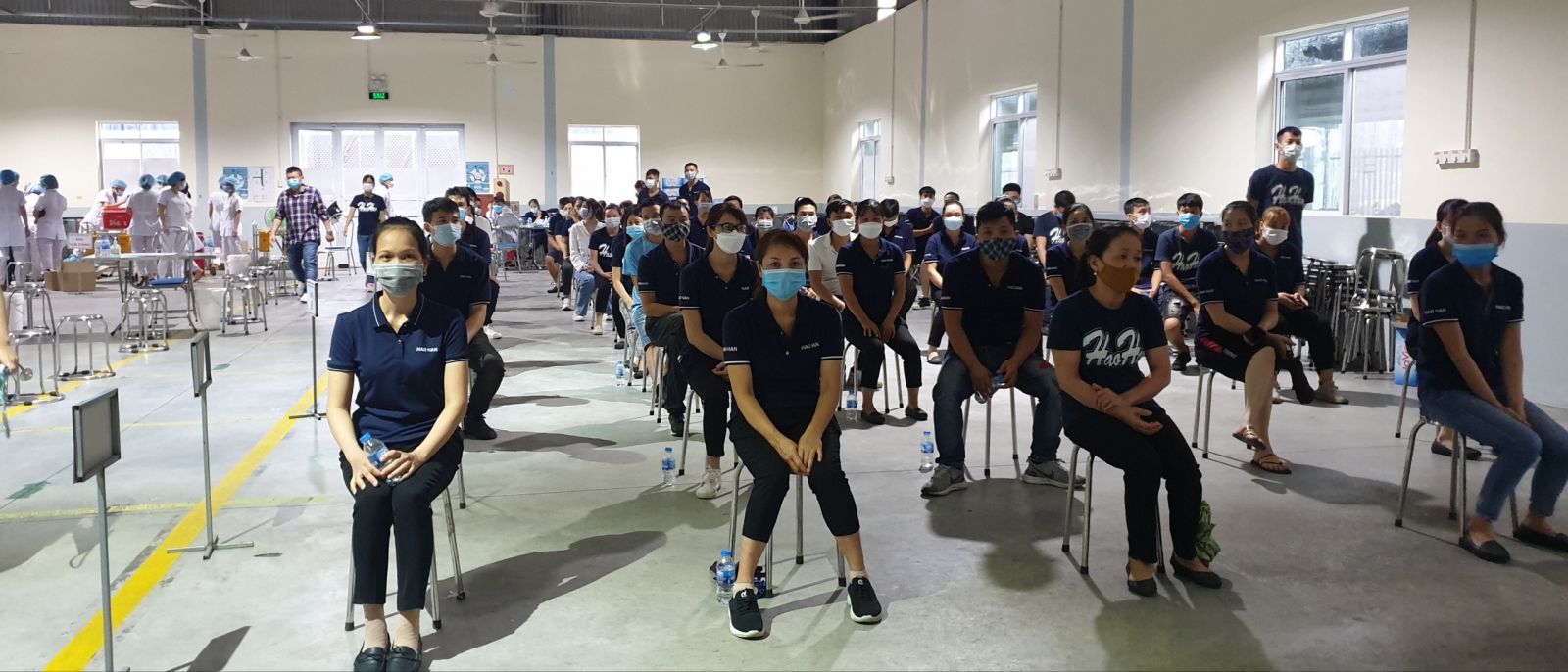 Hơn 700 cán bộ công nhân 100% Cty bao bì Hạo  Hãn tại Cụm CN Tân Liên Vĩnh Bảo được tiêm phòng vắc xin Vero Cell trong hôm nay