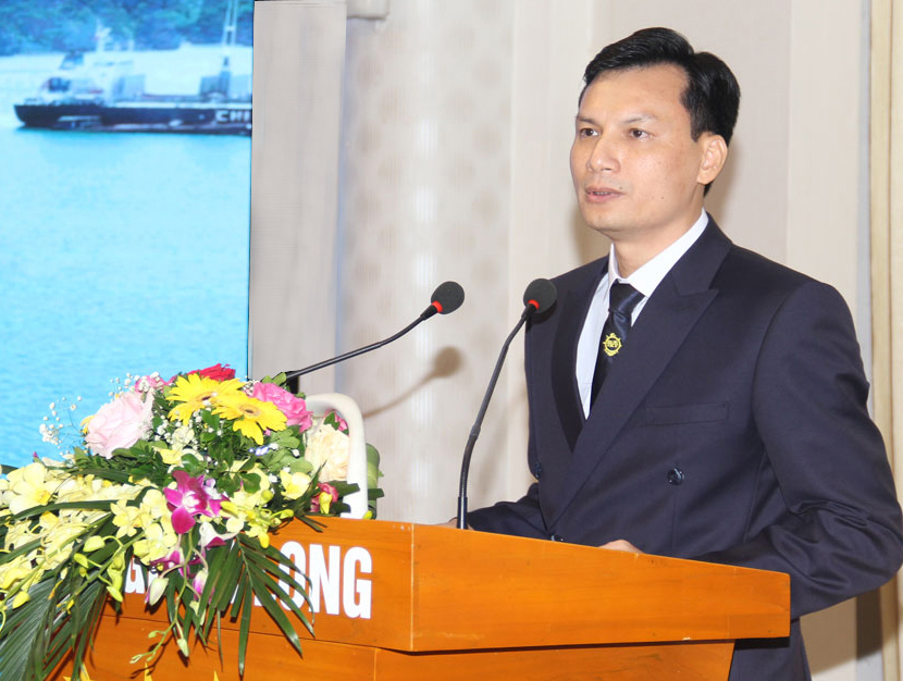 Bí thư Đảng ủy, Giám đốc C.ty Trần Đạo phát biểu tại buổi gặp mặt