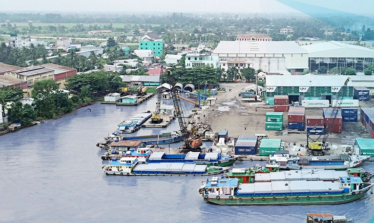 XNK Hùng Anh muốn thoái sạch vốn tại Cảng An Giang
