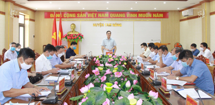 Chủ tịch UBMTTQ tỉnh Phú Thọ phát biểu tại buổi làm việc với huyện Tam Nông