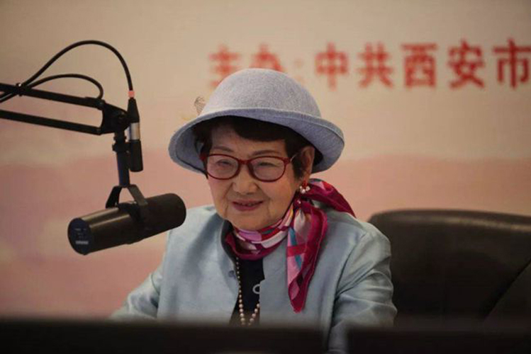 Hiện tại Ngô Thắng Minh đã 89 tuổi. Bà thường xuyên livestream hoặc quay video Tiktok về cuộc sống thường ngày. Ảnh: 163.com.