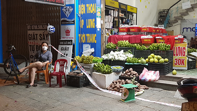 Xét nghiệm rộng, phong tỏa hẹp, cách ly theo điểm, là hướng chống dịch mới được người dân ủng hộ.