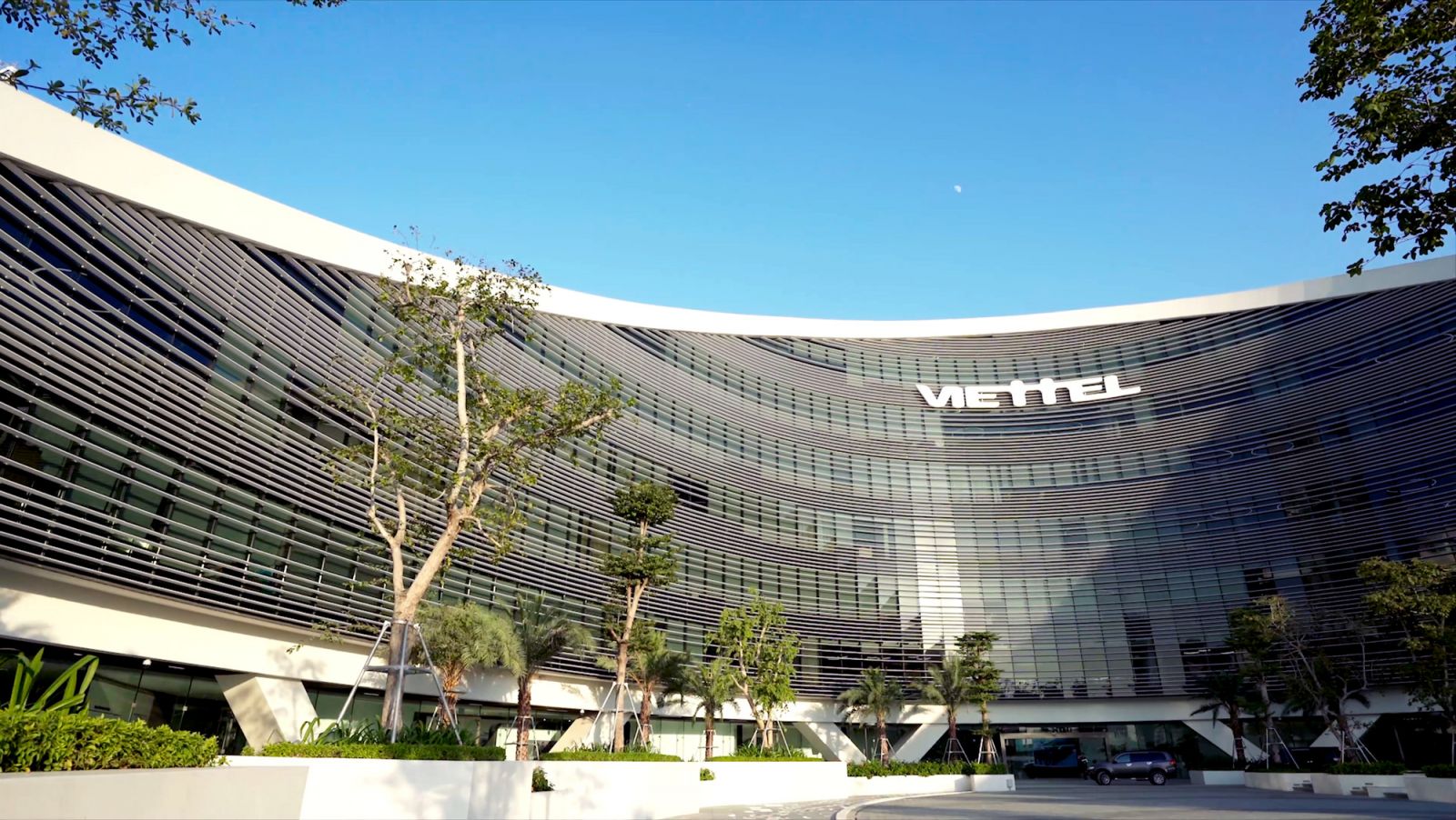 Việc thực hiện đấu giá trọn lô 4,6 triệu cp của Công ty CP Vĩnh Sơn đợt này nằm trong kế hoạch thoái vốn đầu tư ngoài ngành của Viettel.