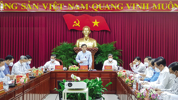 Ðồng chí Lê Quang Mạnh, Bí thư Thành ủy phát biểu kết luận cuộc họp. Ảnh: T.HÀ