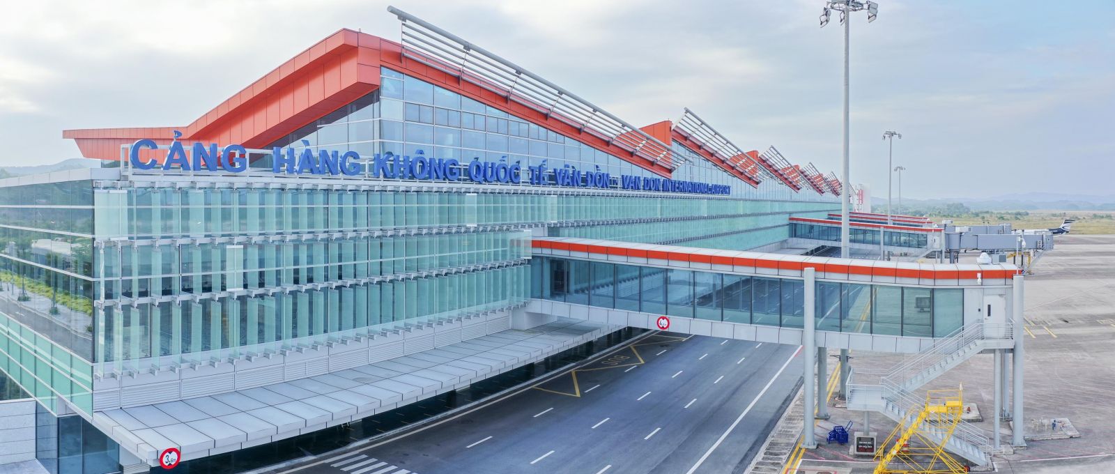 Sân bay Vân Đồn hiện vẫn đón những chuyến bay 