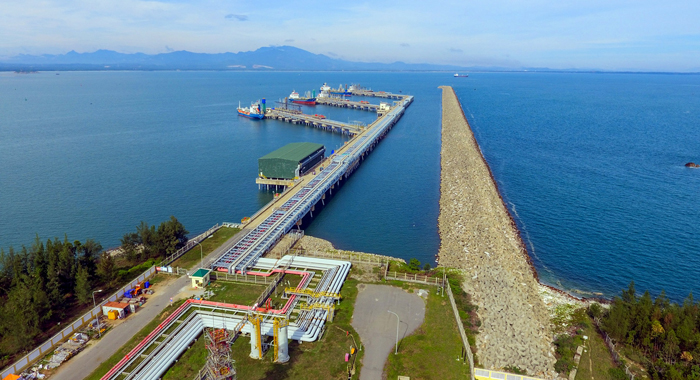 Huy động các nguồn lực phát triển hệ thống giao thông, cảng biển theo quy hoạch, ưu tiên các công trình trọng điểm, có sức lan tỏa, kết nối đồng bộ với hạ tầng Khu kinh tế Dung Quất