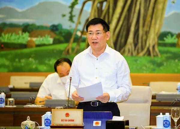 Bộ trưởng Bộ Tài chính Hồ Đức Phớc trình bày Tờ trình dự thảo Nghị quyết