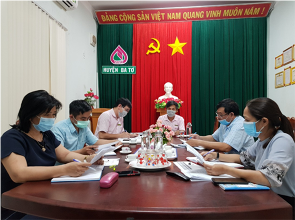 Phòng giao dịch NHCSXH huyện Ba Tơ họp giao ban với các tổ chức chính trị - xã hội nhận ủy thác
